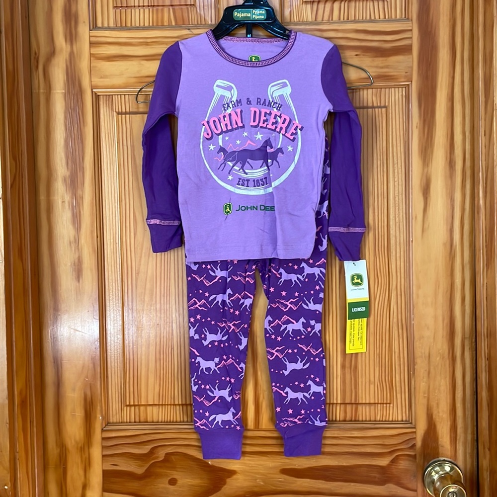 NWT John deer purple pajama set size 3T. 100% cotton super cute